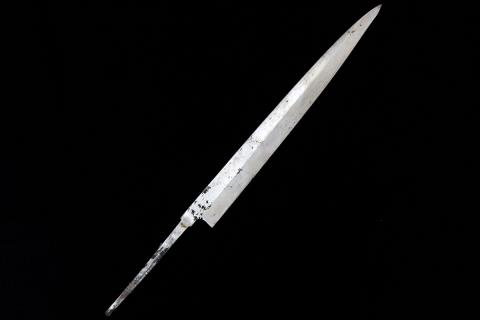 柳刃包丁 尺一 本焼 純日本鋼 鏡面 白水牛黒檀八角柄 白鞘・箱付 