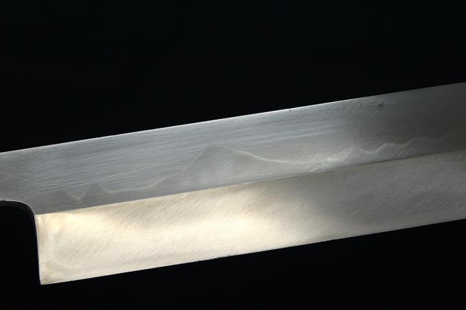 鎌型薄刃包丁 八寸半 水焼 本焼 両面富士刃紋 平鏡面 水牛朴八角柄