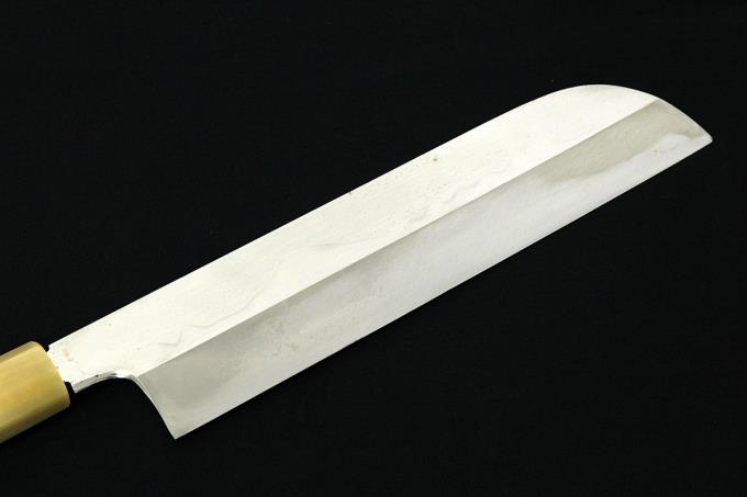 鎌型薄刃包丁 八寸半 水焼 本焼 両面富士刃紋 平鏡面 水牛朴八角柄