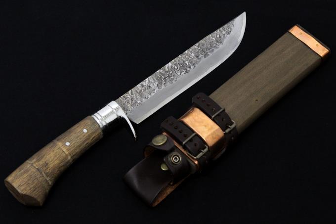 剣鉈 180mm 槌目ダマスカス ツバ付ハンドル 木鞘バンド付・箱付