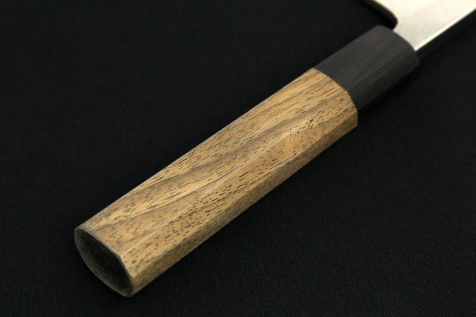 「三角形土版の破片」です。 出刃包丁 五寸 霞 白三鋼 水牛ウォールナット八角柄 箱付 【O243