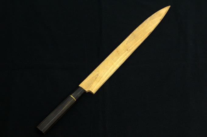 人気沸騰】 【新品】V金10号本焼先丸柳刃包丁9寸 高級黒檀黒水牛銀巻