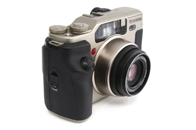 富士フイルム FUJI FILM 中判フィルムカメラ GA645i Professional F4 f